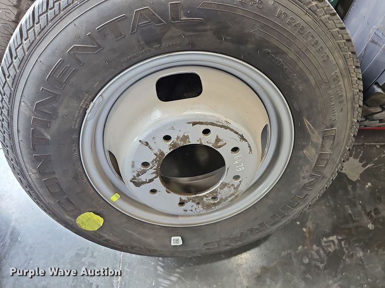 image for item NU9080 (4) 245/75R17 tires