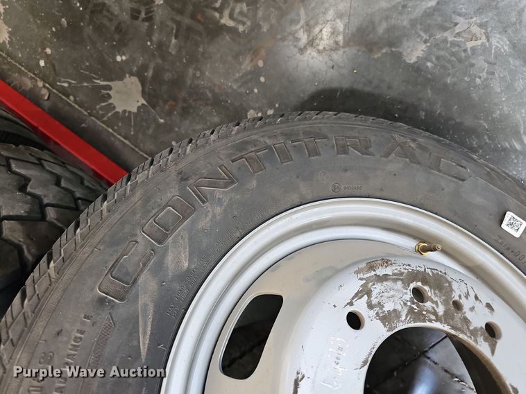 image for item NU9080 (4) 245/75R17 tires