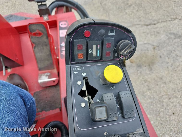 image for item NU9082 Toro Groundsmaster 4000D  lawn mower