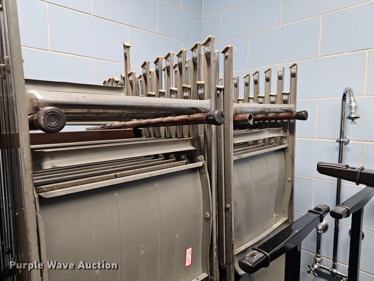 image for item NU9107 Approximately 60 metal folding chairs