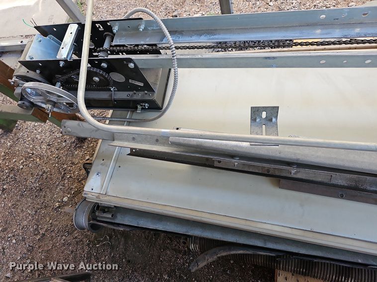 image for item NU9118 Garage door