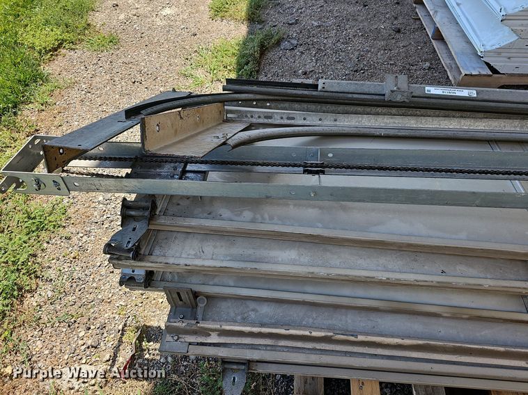 image for item NU9118 Garage door