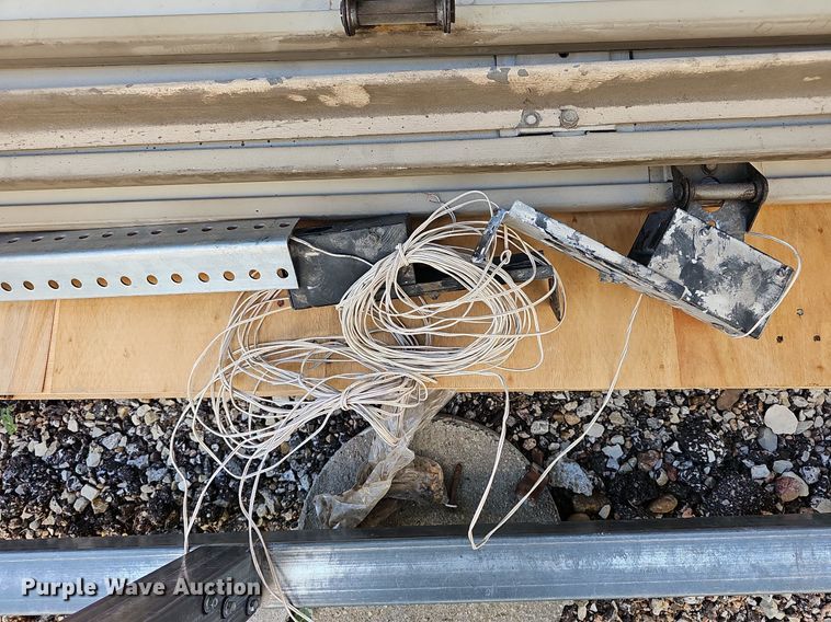 image for item NU9118 Garage door