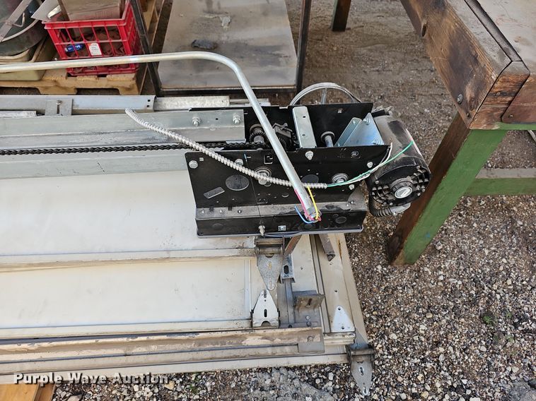 image for item NU9118 Garage door