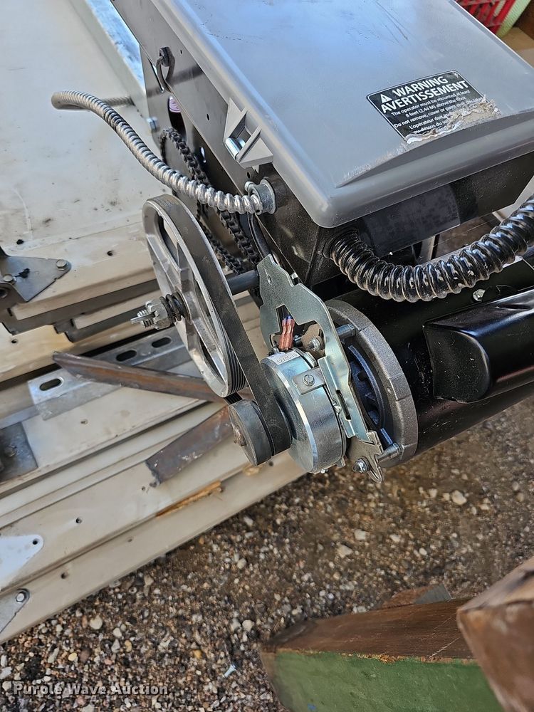 image for item NU9118 Garage door