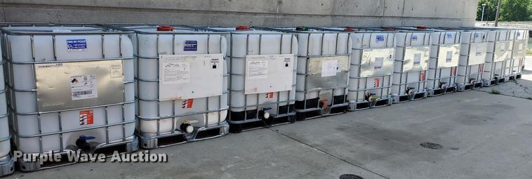 image for item NX9621 (15) 250 gallon totes