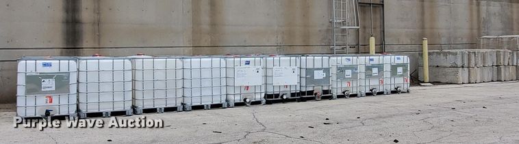 image for item NX9622 (15) 250 gallon totes