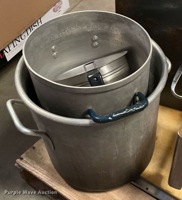 image for item NY9559 (14) pallets of restaurant equipment