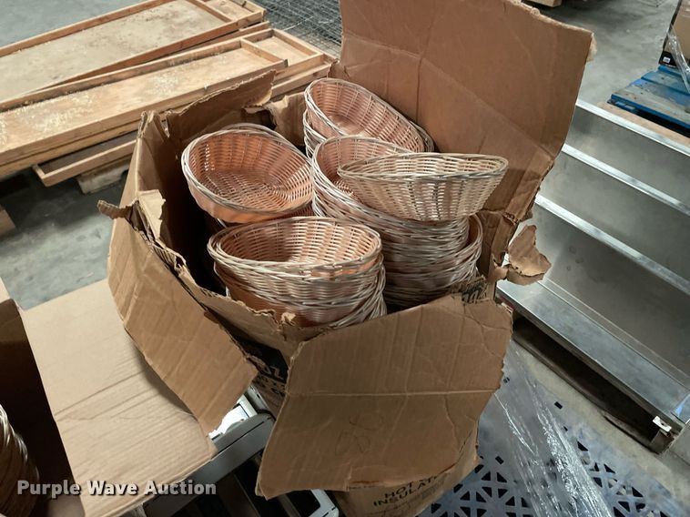 image for item NY9559 (14) pallets of restaurant equipment