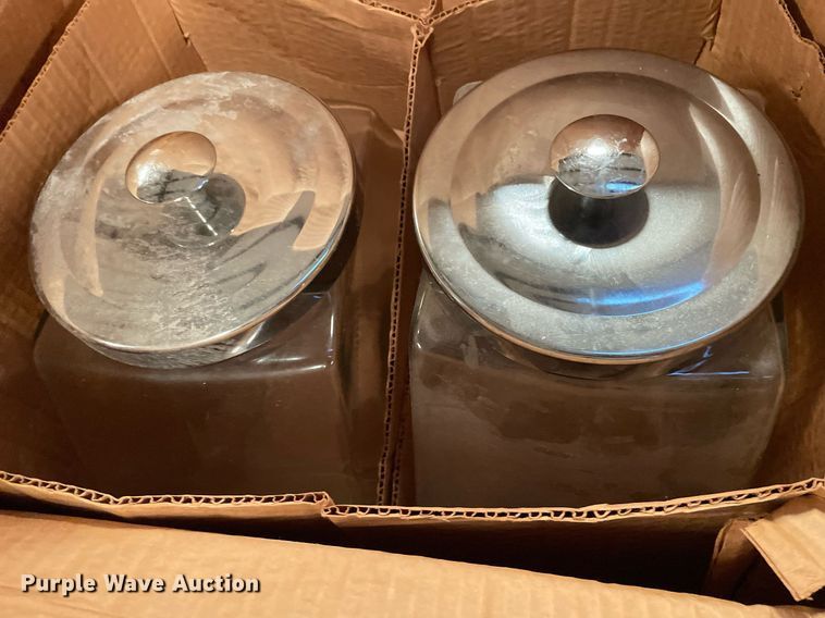 image for item NY9559 (14) pallets of restaurant equipment