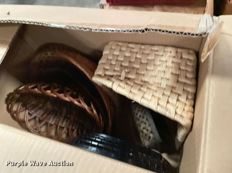 image for item NY9559 (14) pallets of restaurant equipment