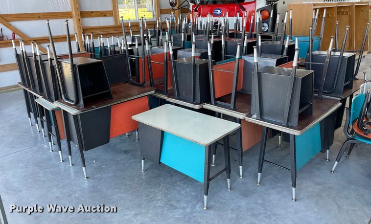image for item NY9564 Approximately 54 desks