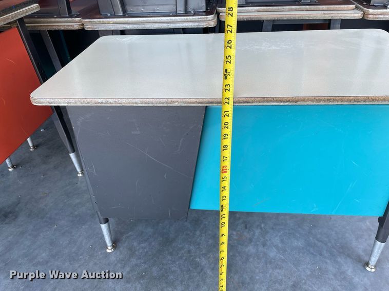 image for item NY9564 Approximately 54 desks