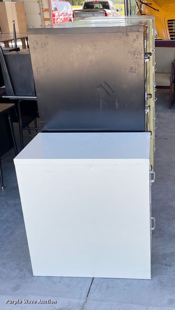 image for item NY9567 (6) metal file cabinets