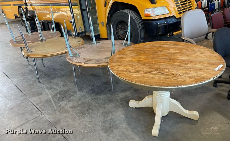 image for item NY9571 (7) round tables