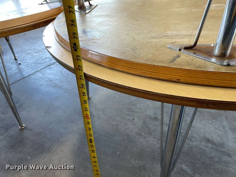 image for item NY9571 (7) round tables