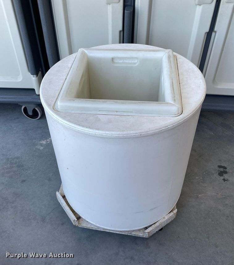 image for item NY9580 (2) Cambro Healthcare tray carts