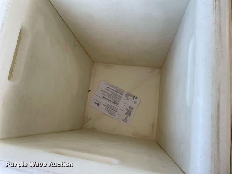 image for item NY9580 (2) Cambro Healthcare tray carts