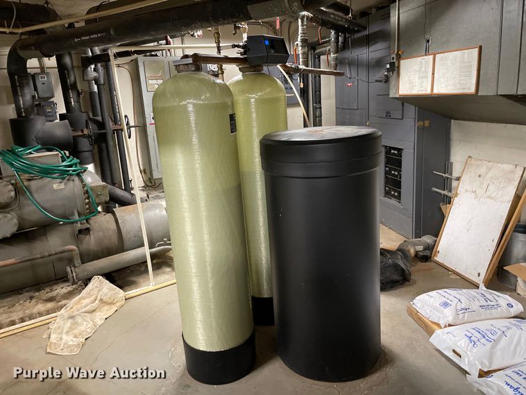 image for item NY9587 Pentair 9500 8XT  water softener system