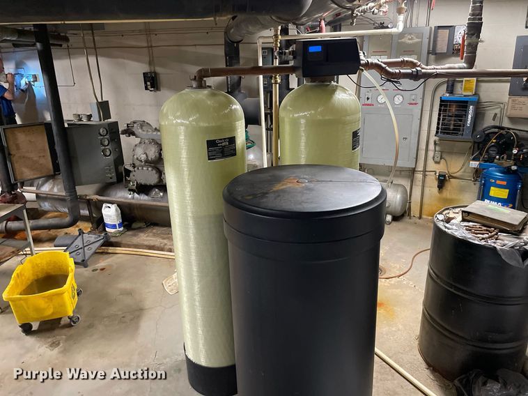 image for item NY9587 Pentair 9500 8XT  water softener system