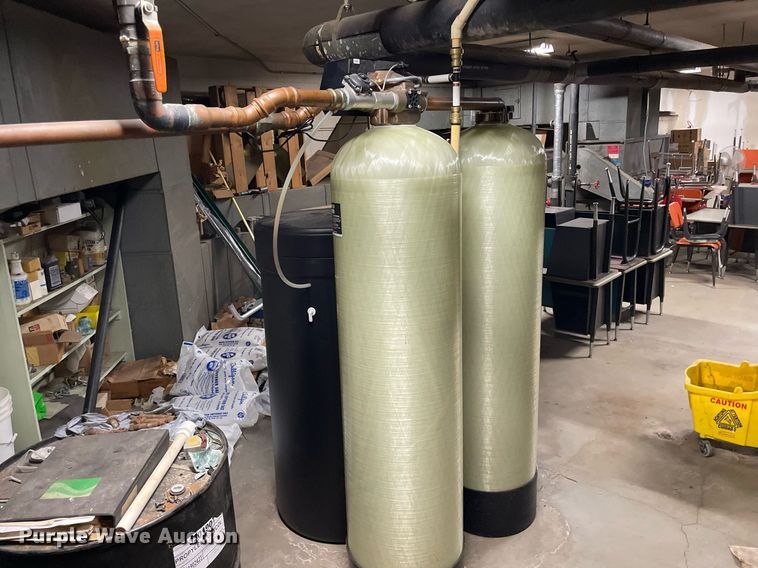 image for item NY9587 Pentair 9500 8XT  water softener system