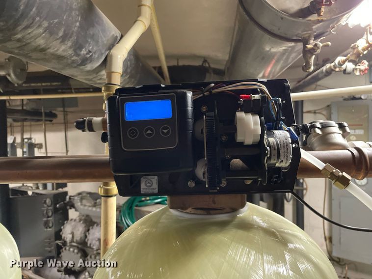 image for item NY9587 Pentair 9500 8XT  water softener system