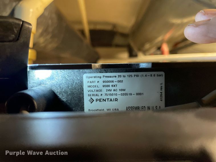 image for item NY9587 Pentair 9500 8XT  water softener system