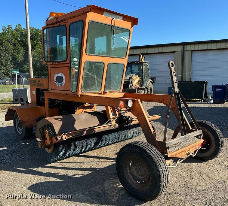 image for item OC9105 Bergkamp HB10  broom