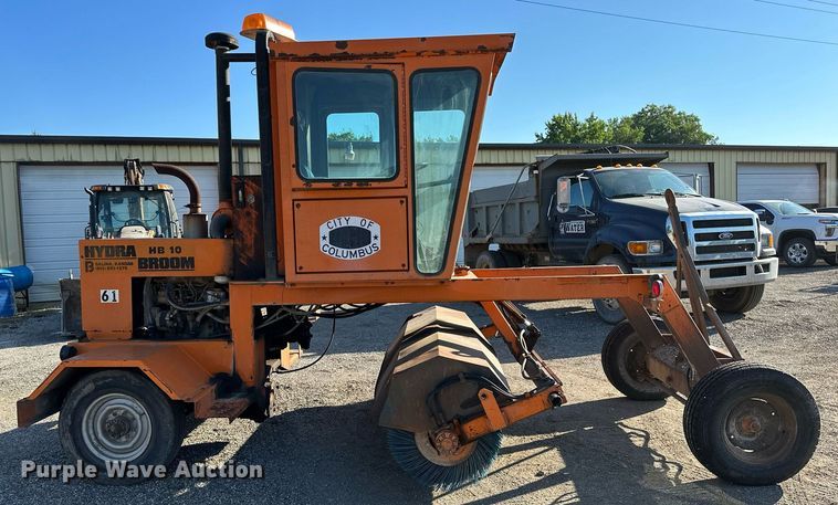 image for item OC9105 Bergkamp HB10  broom