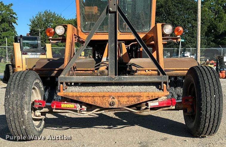 image for item OC9105 Bergkamp HB10  broom