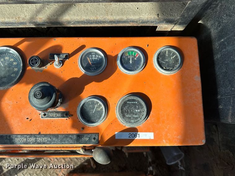 image for item OC9105 Bergkamp HB10  broom