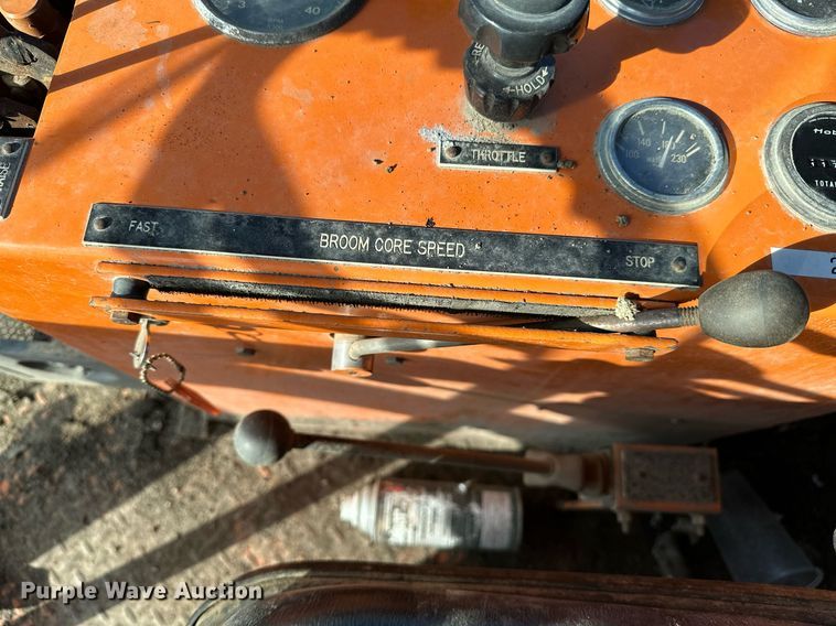 image for item OC9105 Bergkamp HB10  broom