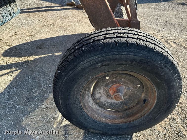 image for item OC9105 Bergkamp HB10  broom