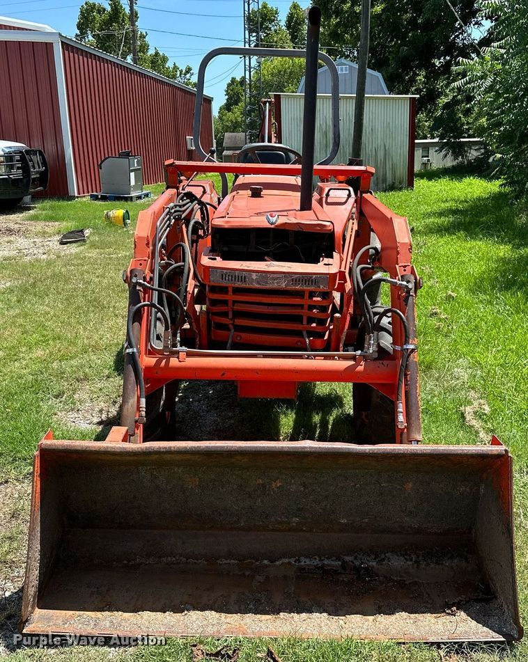 image for item OC9122 1991 Kubota L2950  MFWD tractor