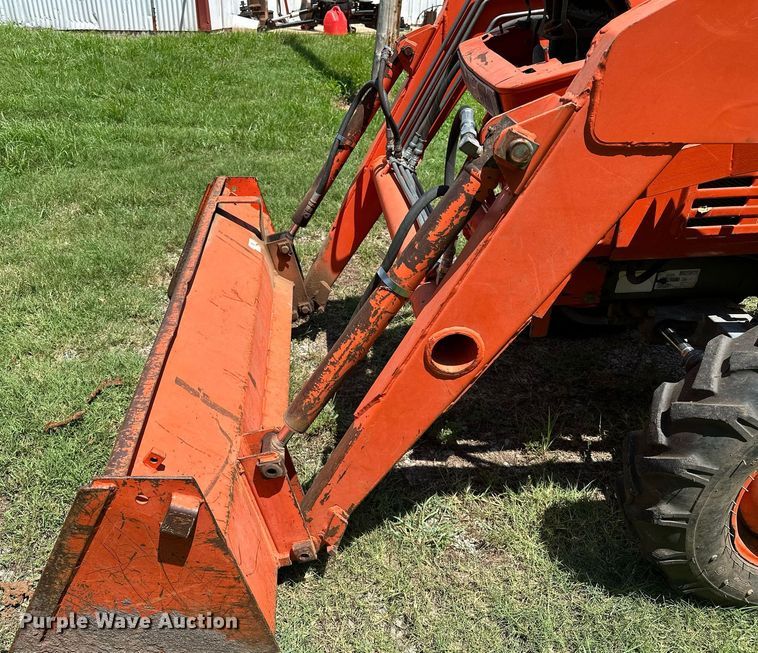 image for item OC9122 1991 Kubota L2950  MFWD tractor