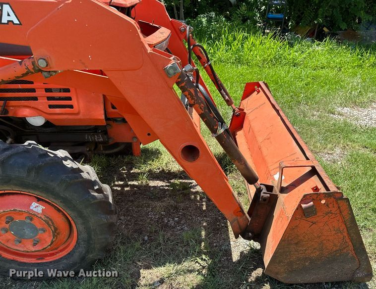 image for item OC9122 1991 Kubota L2950  MFWD tractor