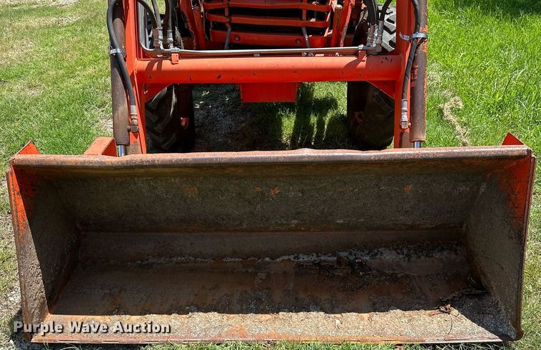 image for item OC9122 1991 Kubota L2950  MFWD tractor