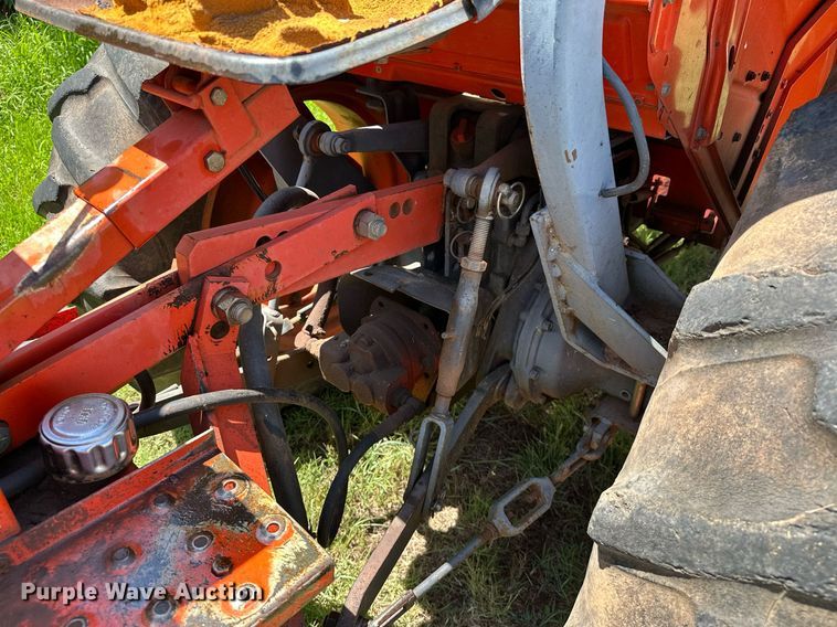 image for item OC9122 1991 Kubota L2950  MFWD tractor