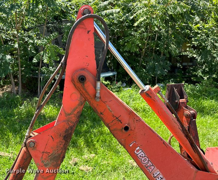 image for item OC9122 1991 Kubota L2950  MFWD tractor