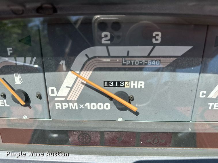 image for item OC9122 1991 Kubota L2950  MFWD tractor