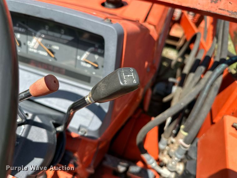 image for item OC9122 1991 Kubota L2950  MFWD tractor