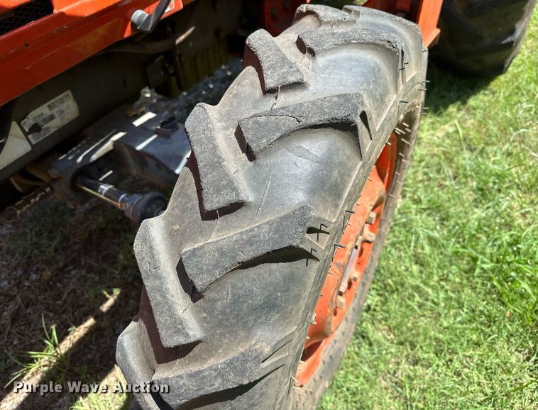 image for item OC9122 1991 Kubota L2950  MFWD tractor