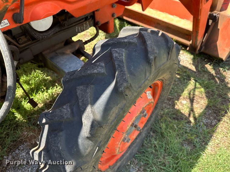 image for item OC9122 1991 Kubota L2950  MFWD tractor