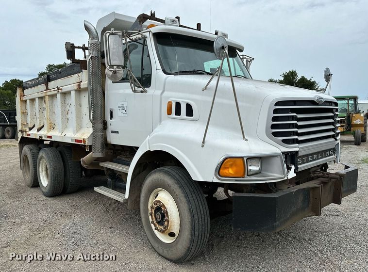 image for item OG9137 2006 Sterling L8500  dump truck
