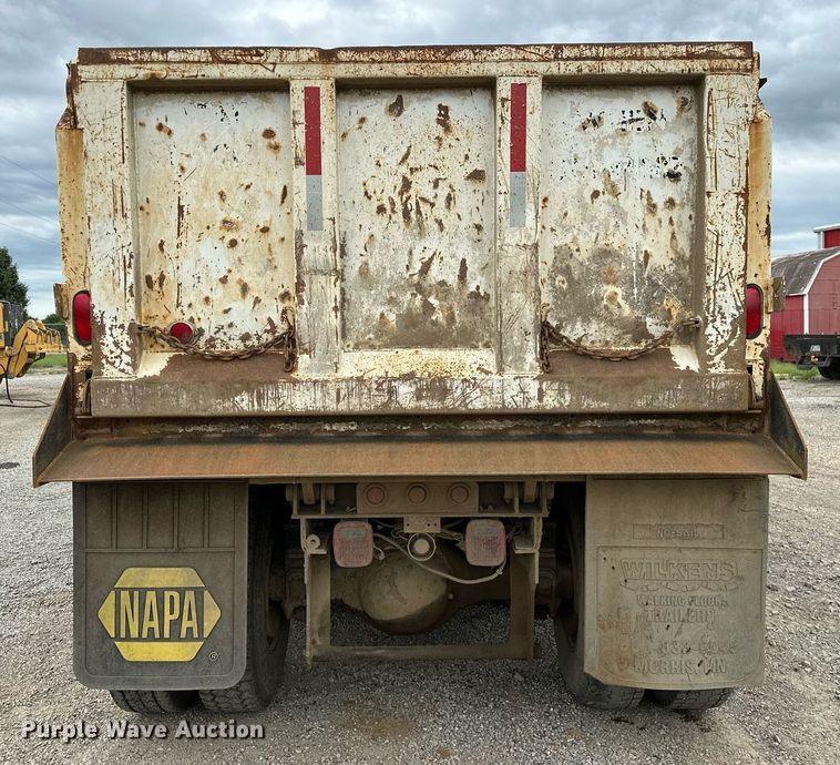 image for item OG9137 2006 Sterling L8500  dump truck