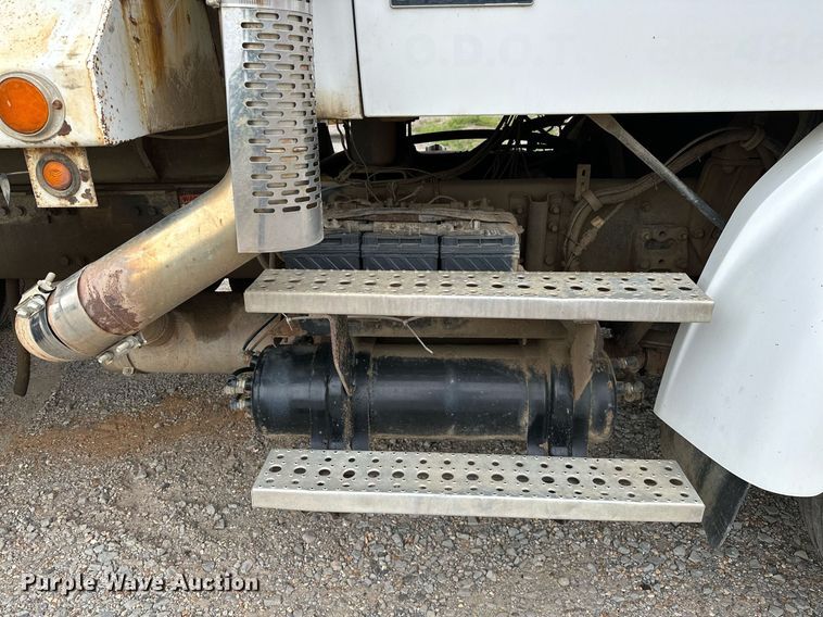 image for item OG9137 2006 Sterling L8500  dump truck