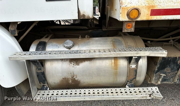 image for item OG9137 2006 Sterling L8500  dump truck