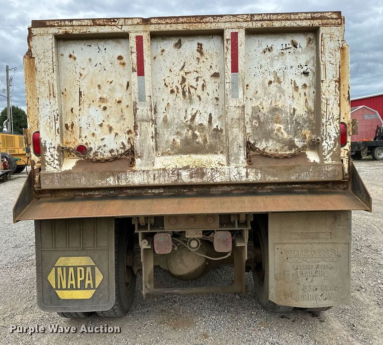 image for item OG9137 2006 Sterling L8500  dump truck