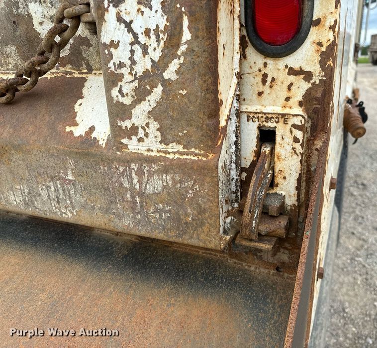 image for item OG9137 2006 Sterling L8500  dump truck