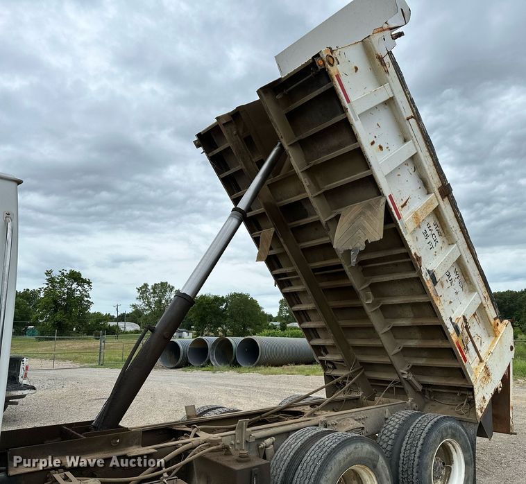 image for item OG9137 2006 Sterling L8500  dump truck